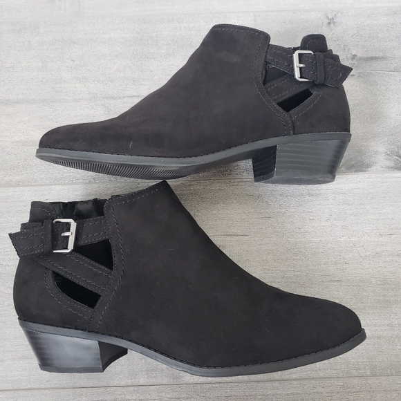 Torrid Women's Faux Suede Cut Out Ankle Bootie Size 10.5 Extra Wide Width WW - Picture 3 of 11